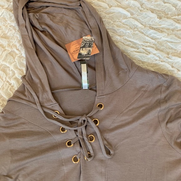 M extra stretchy camel lace up hoodie dress 🥰 - Picture 4 of 5